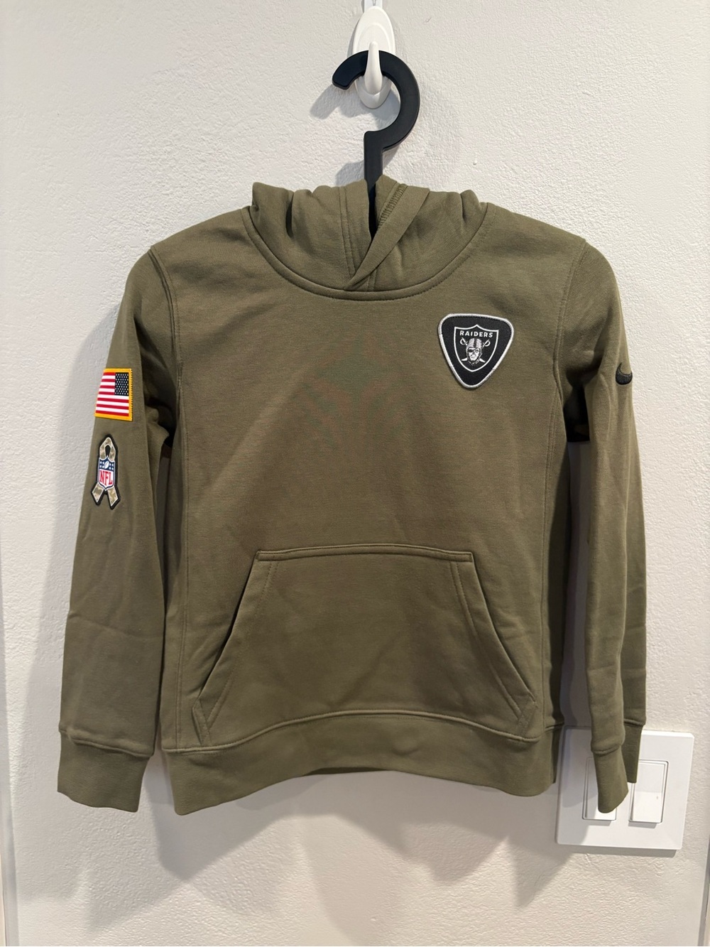 Nike Las Vegas Raiders Salute To Service Hoodie - Youth Size Small & Large NWOT - Picture 3 of 14